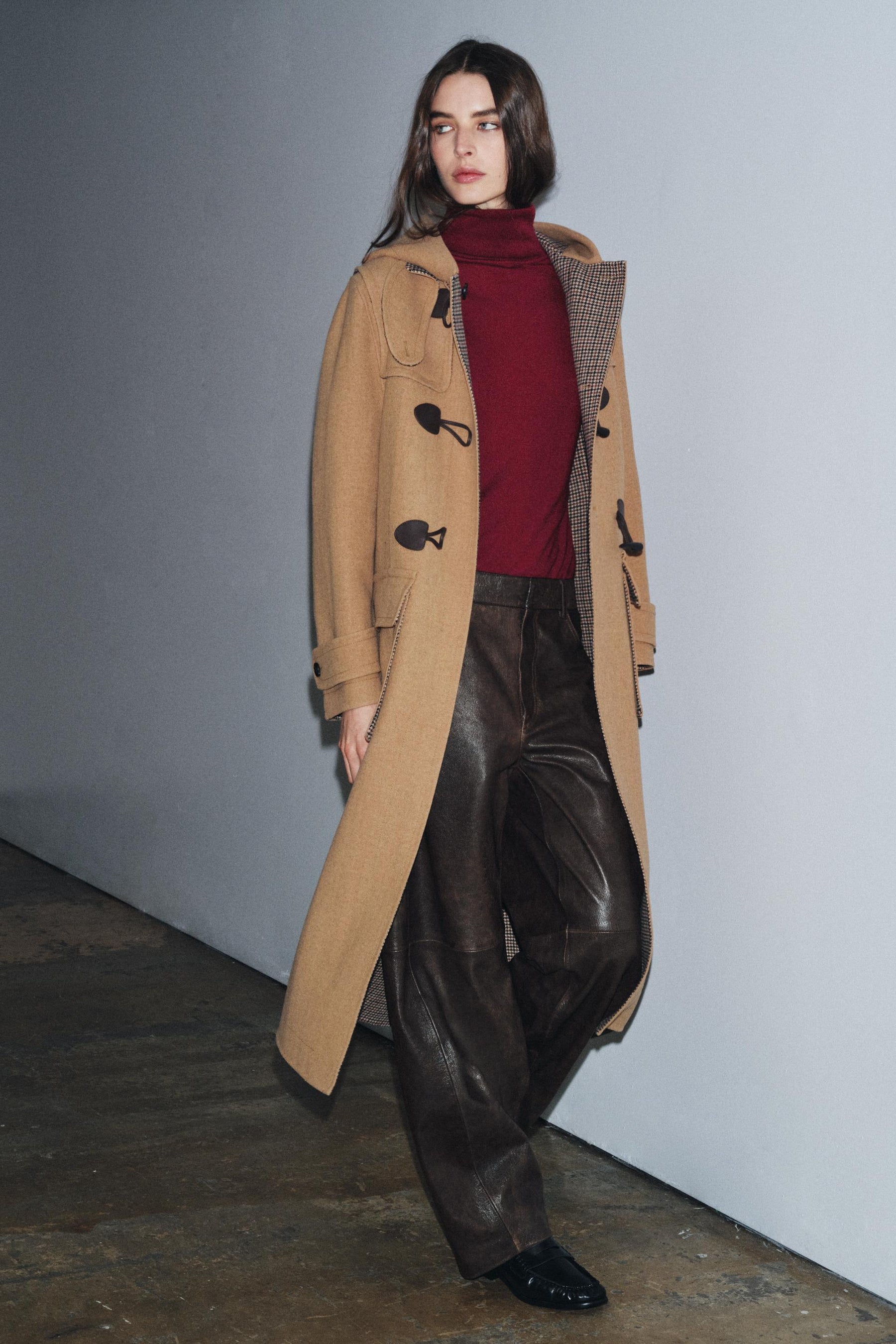 Wollpullover mit hohem Kragen