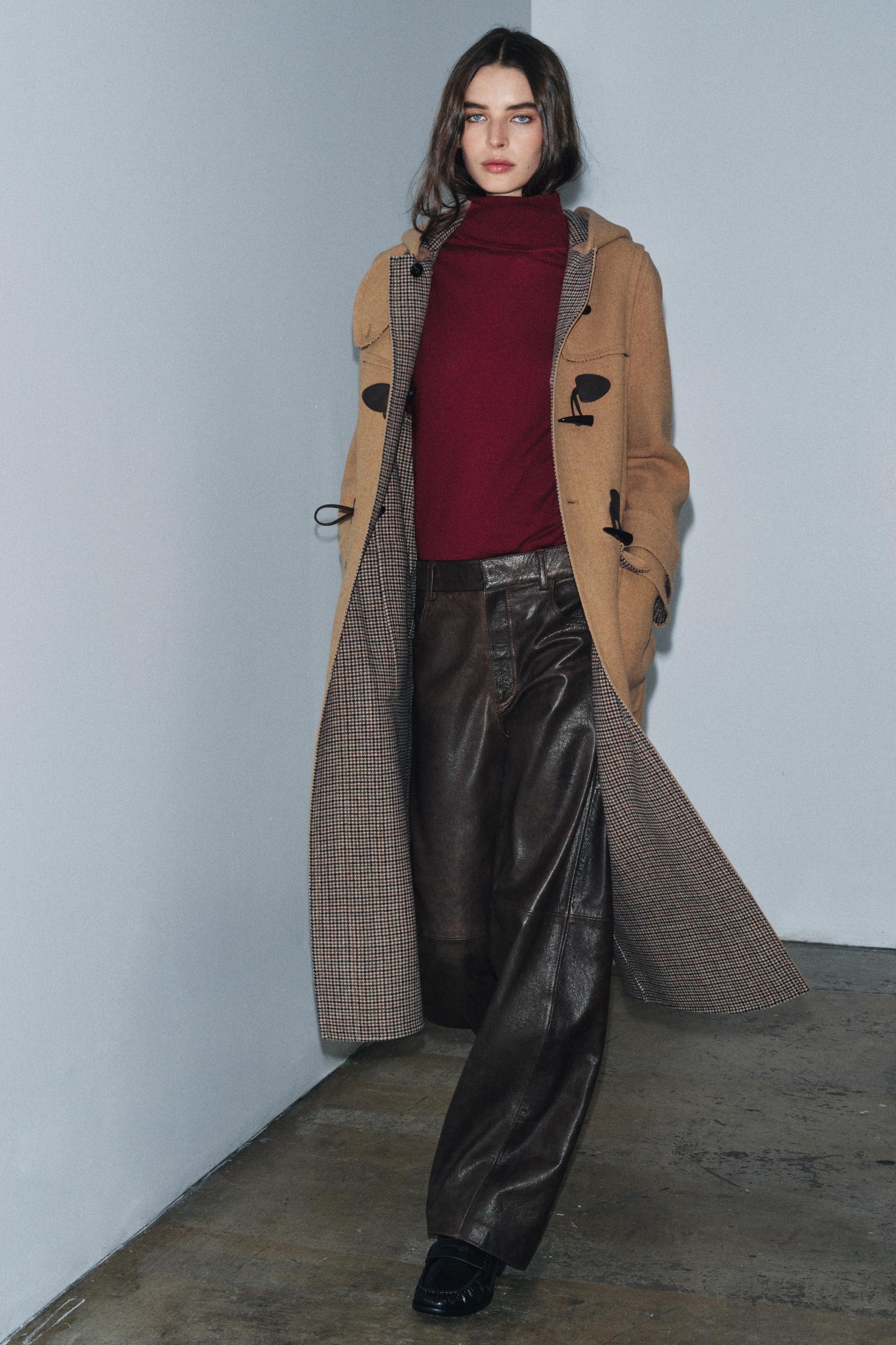 Wollpullover mit hohem Kragen