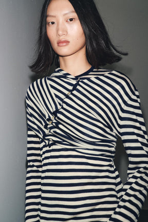 Gestreifter Strickpullover