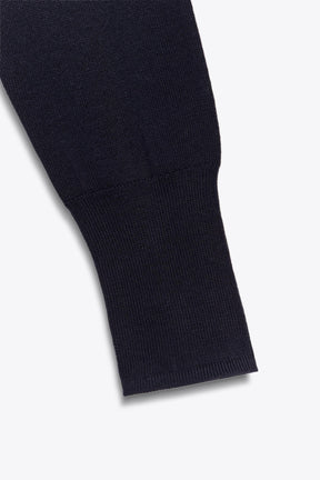 Strickpullover mit Knoten