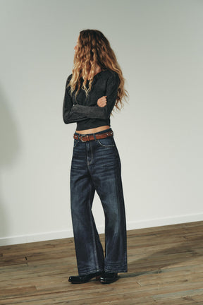 Wollpullover mit V-Ausschnitt