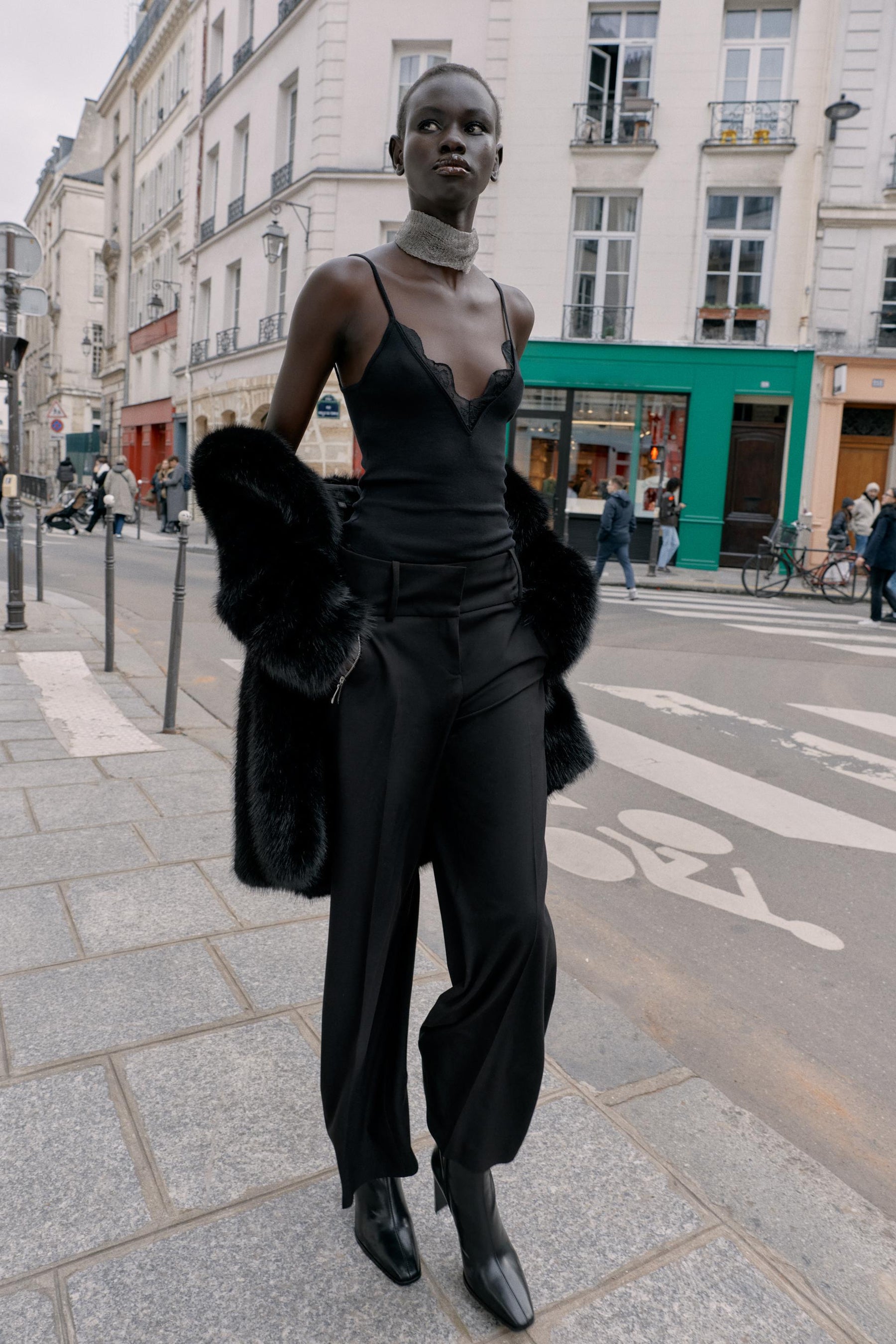 Hose mit Reißverschlusstaschen