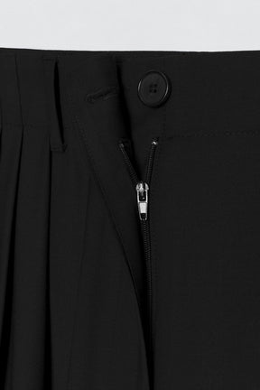 Wollhose mit Abnähern