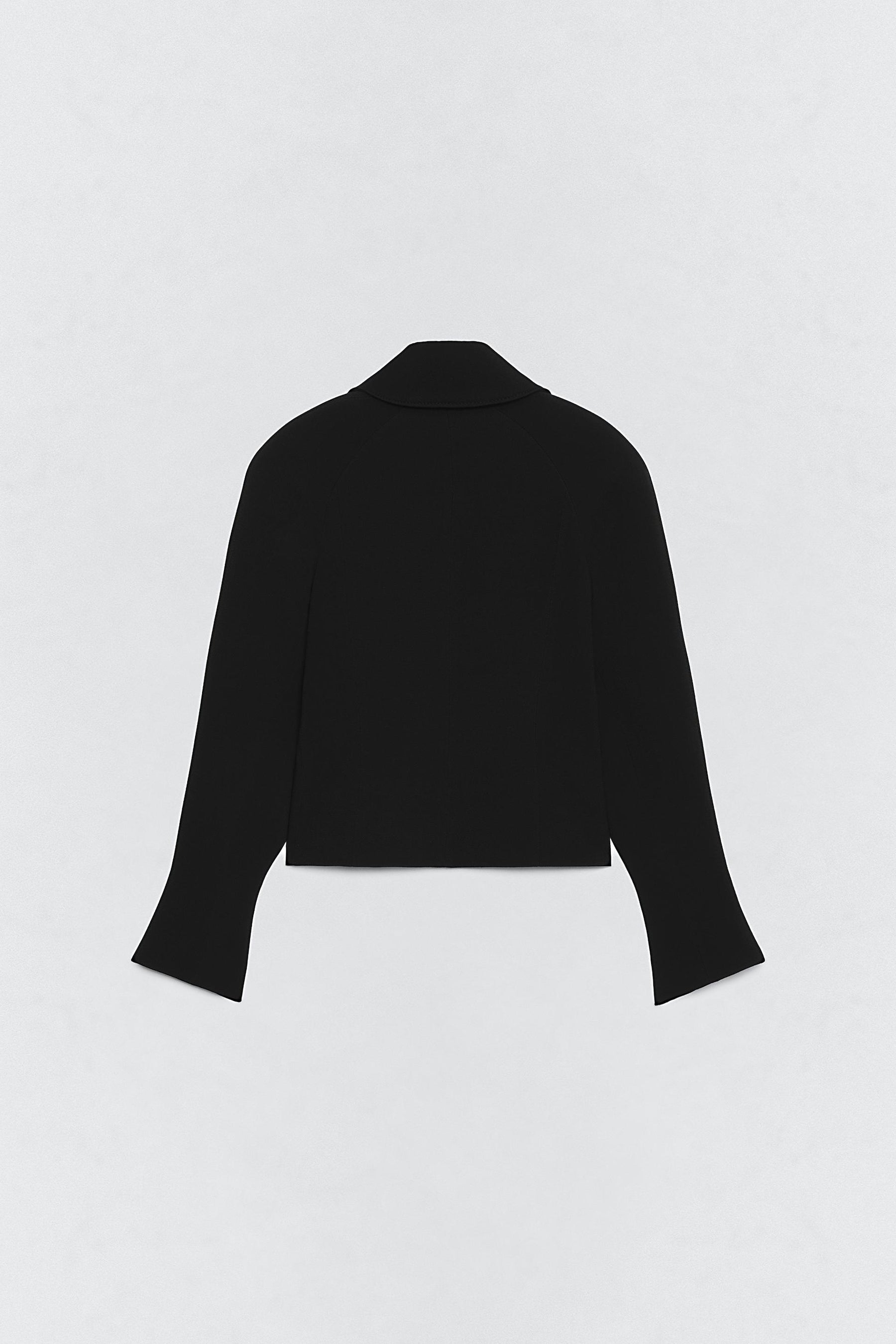 GEPOLSTERTE SCHULTERJACKE