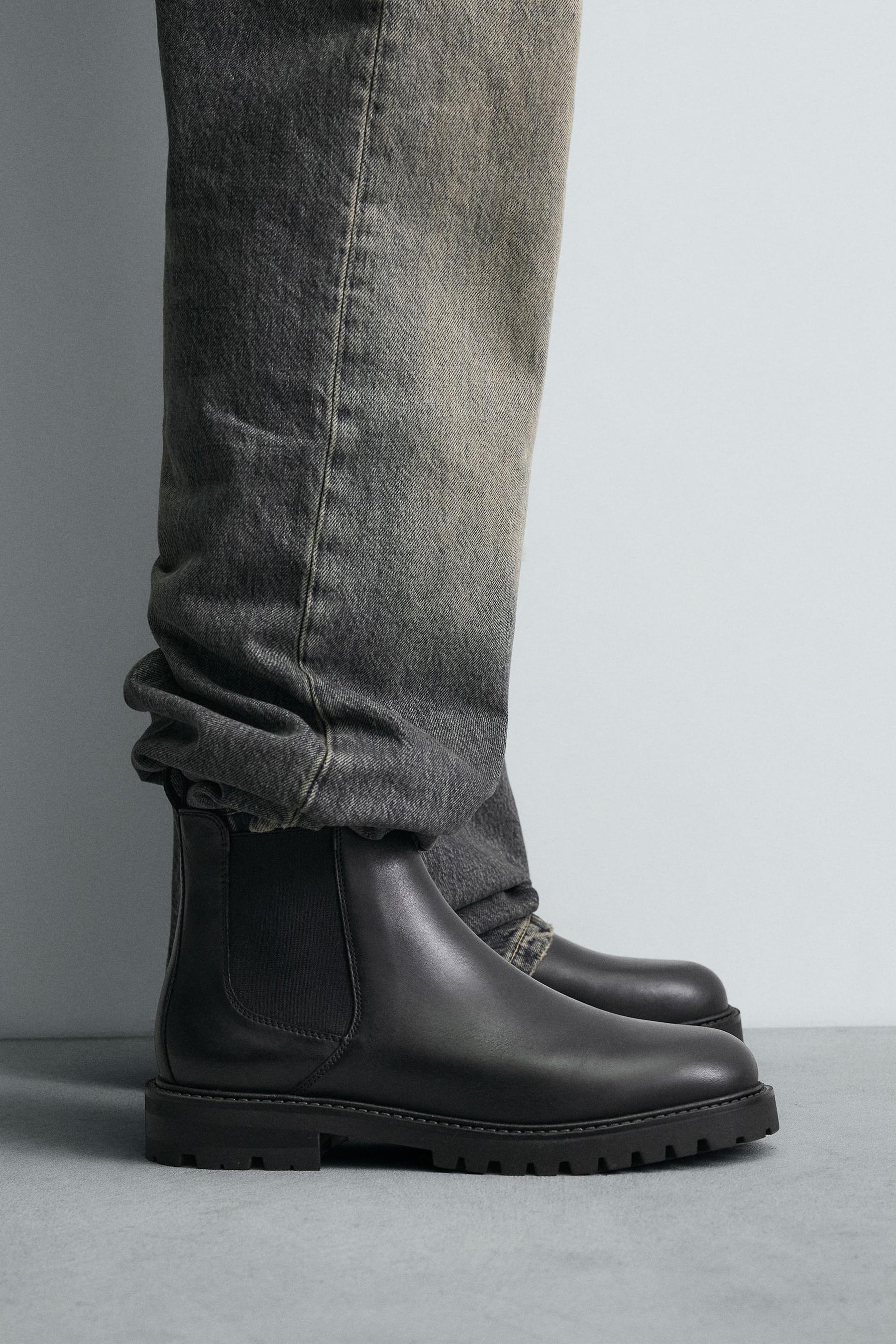 LEATHER CHELSEA BOOTS - Image 1