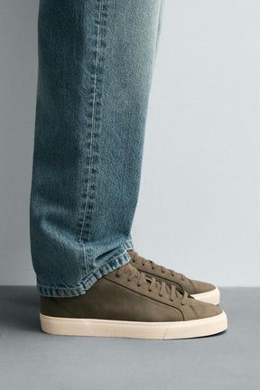 BASIC TRAINERS - Image 1