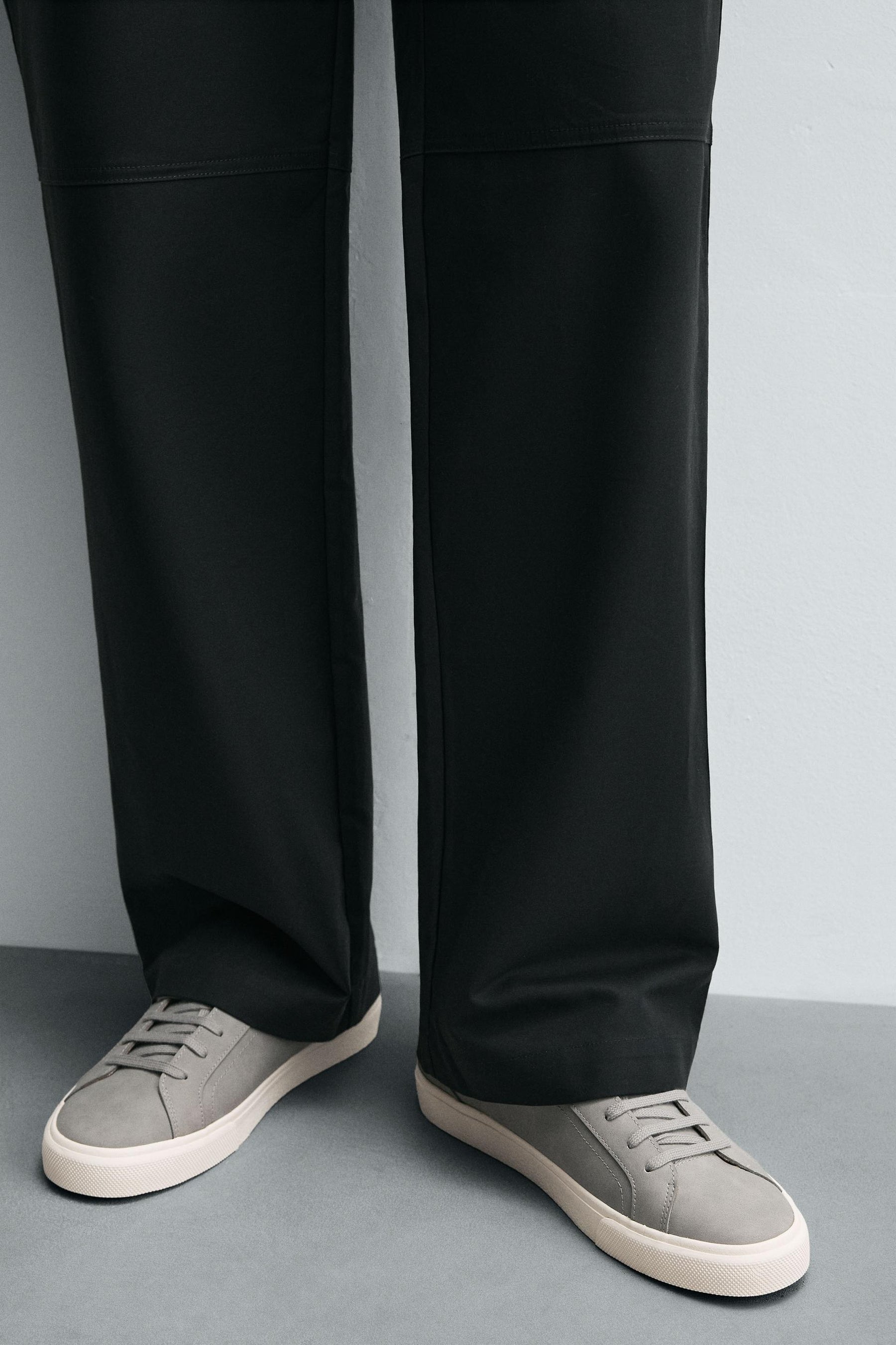 BASIC TRAINERS - Image 1