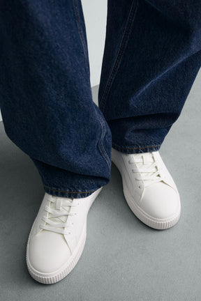 Sneaker mit klobiger Sohle