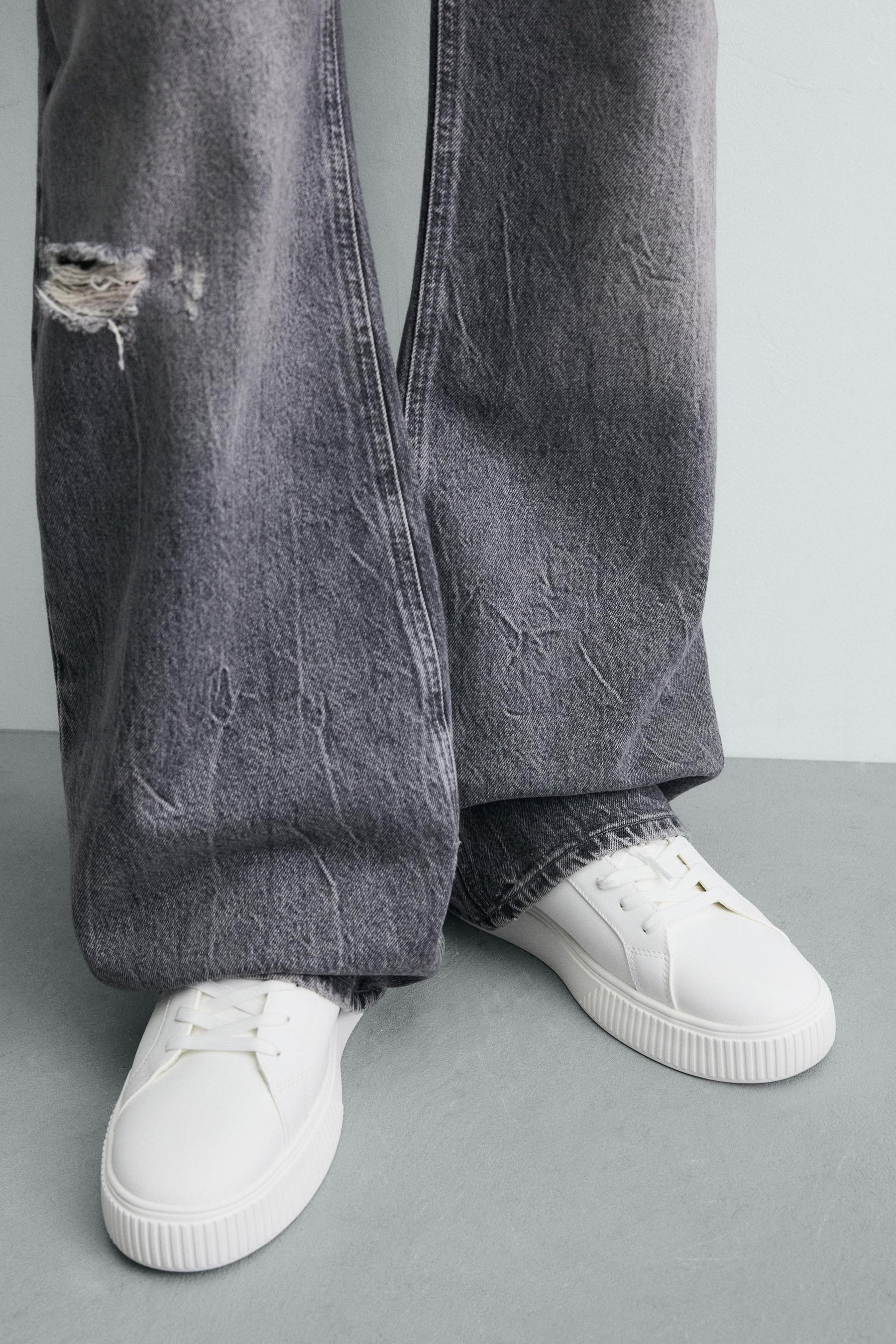 Sneakers mit Fersendetail