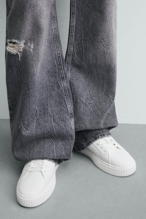 Sneakers mit Fersendetail