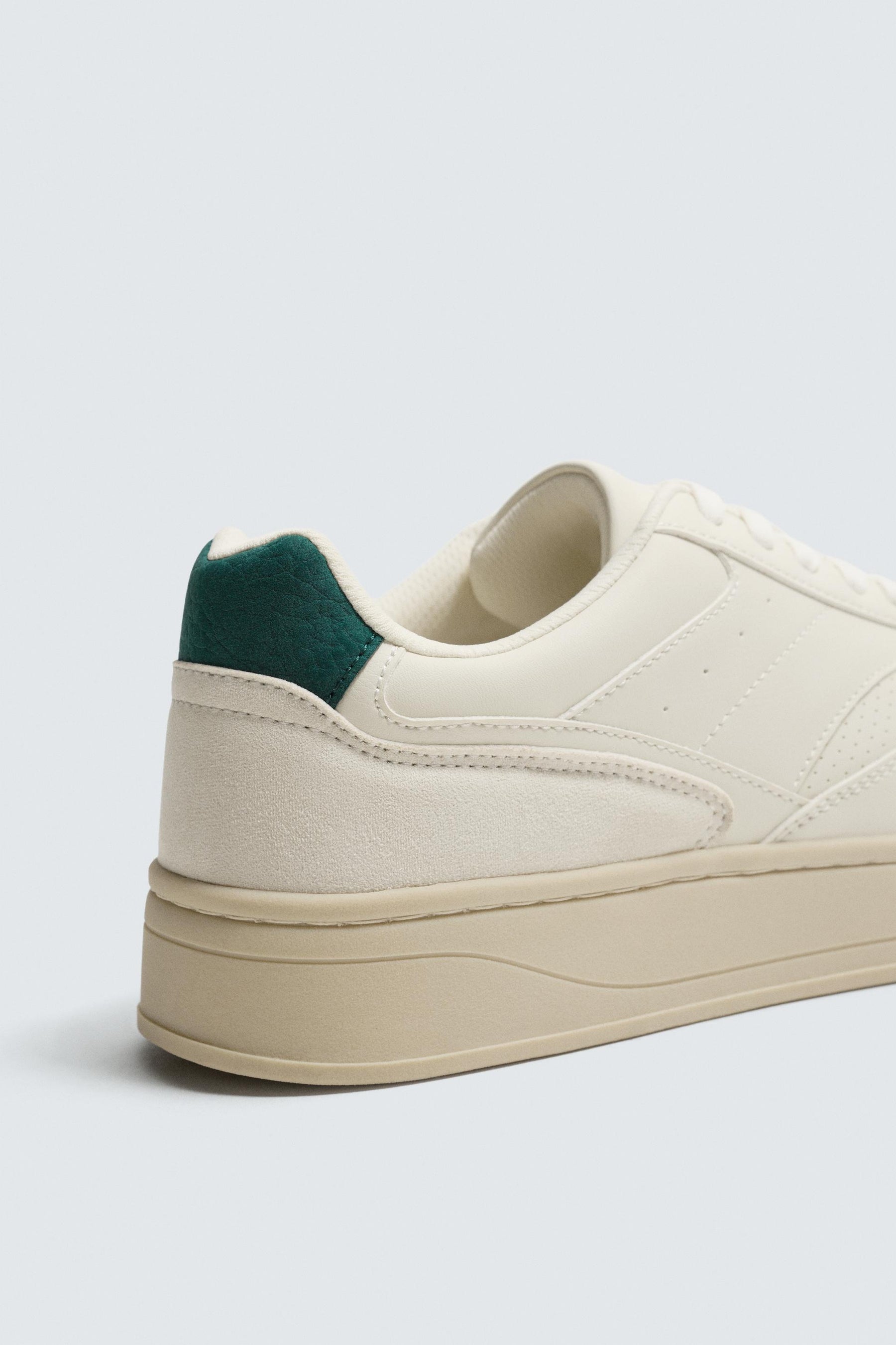 Court Performance Sneakers