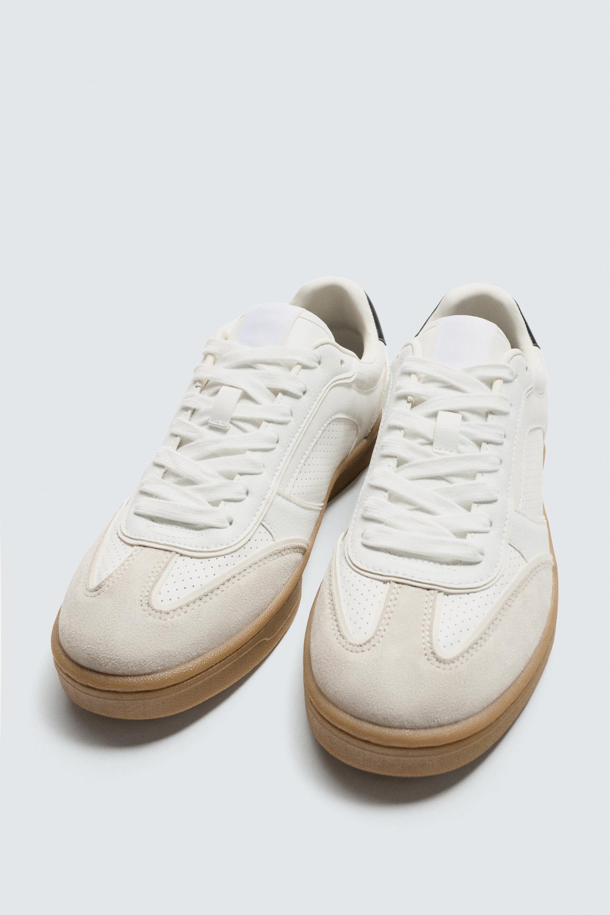 TRAINERS WITH CONTRAST SOLE - Image 2