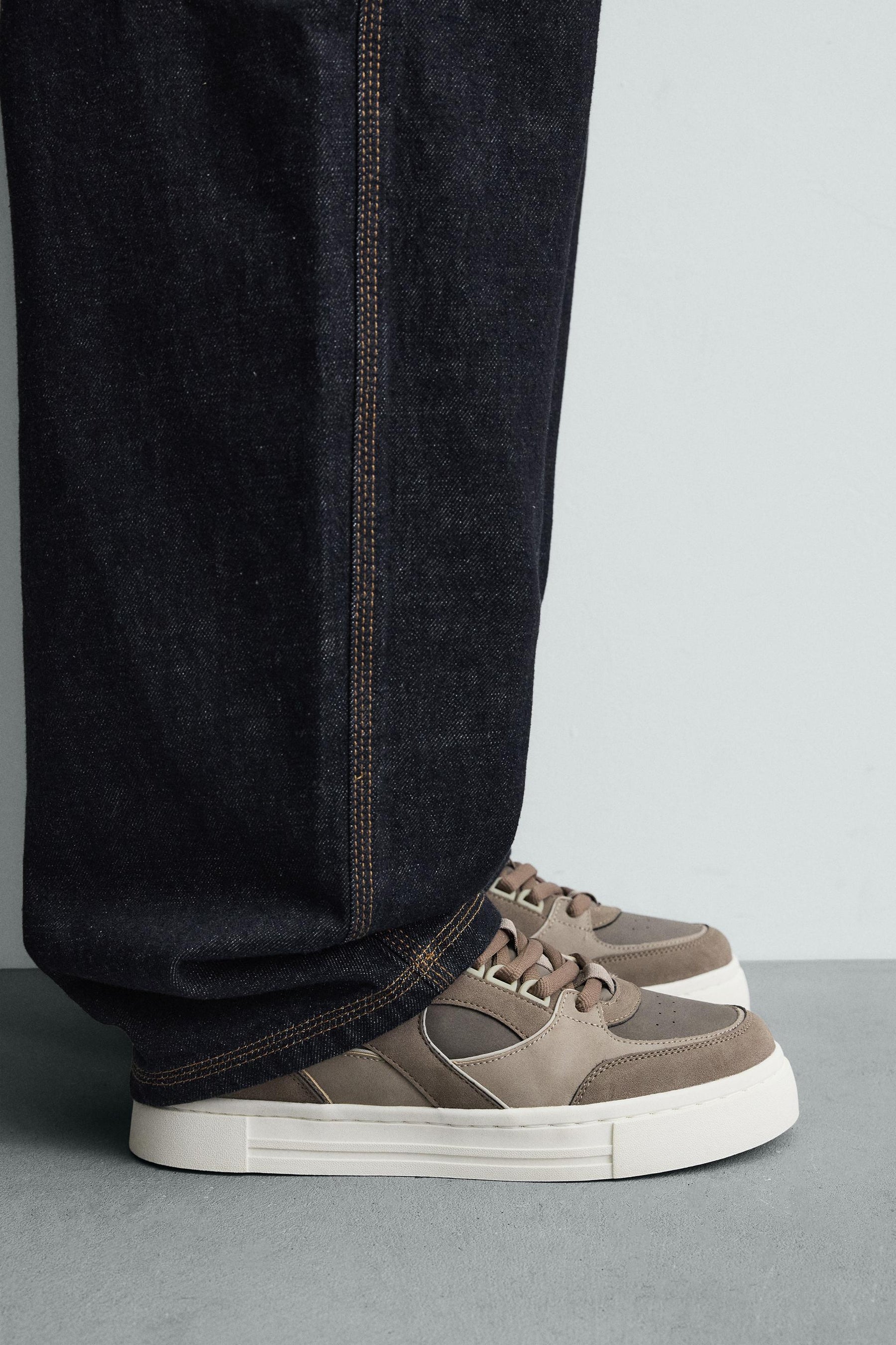 RETRO STYLE TRAINERS - Image 1