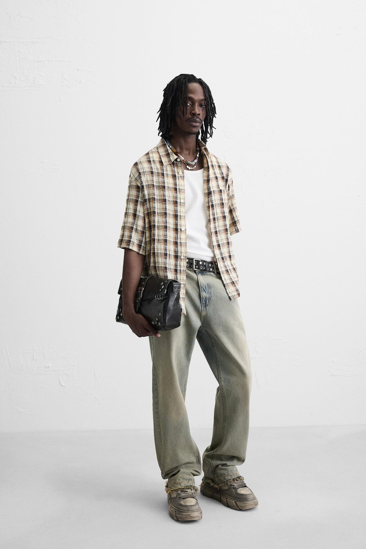 Sneaker mit breiter Sohle