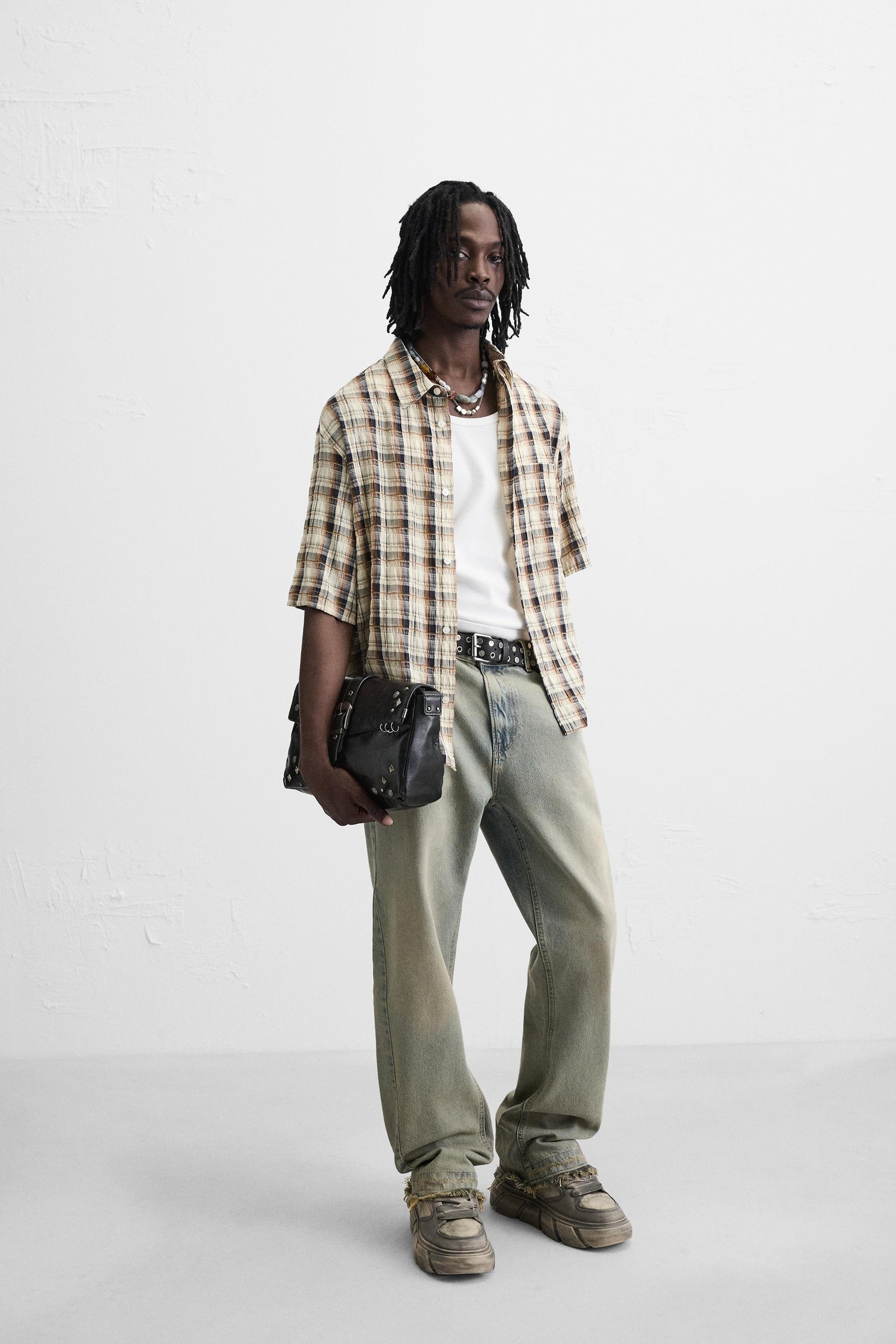 Sneaker mit breiter Sohle