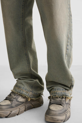 Sneaker mit breiter Sohle