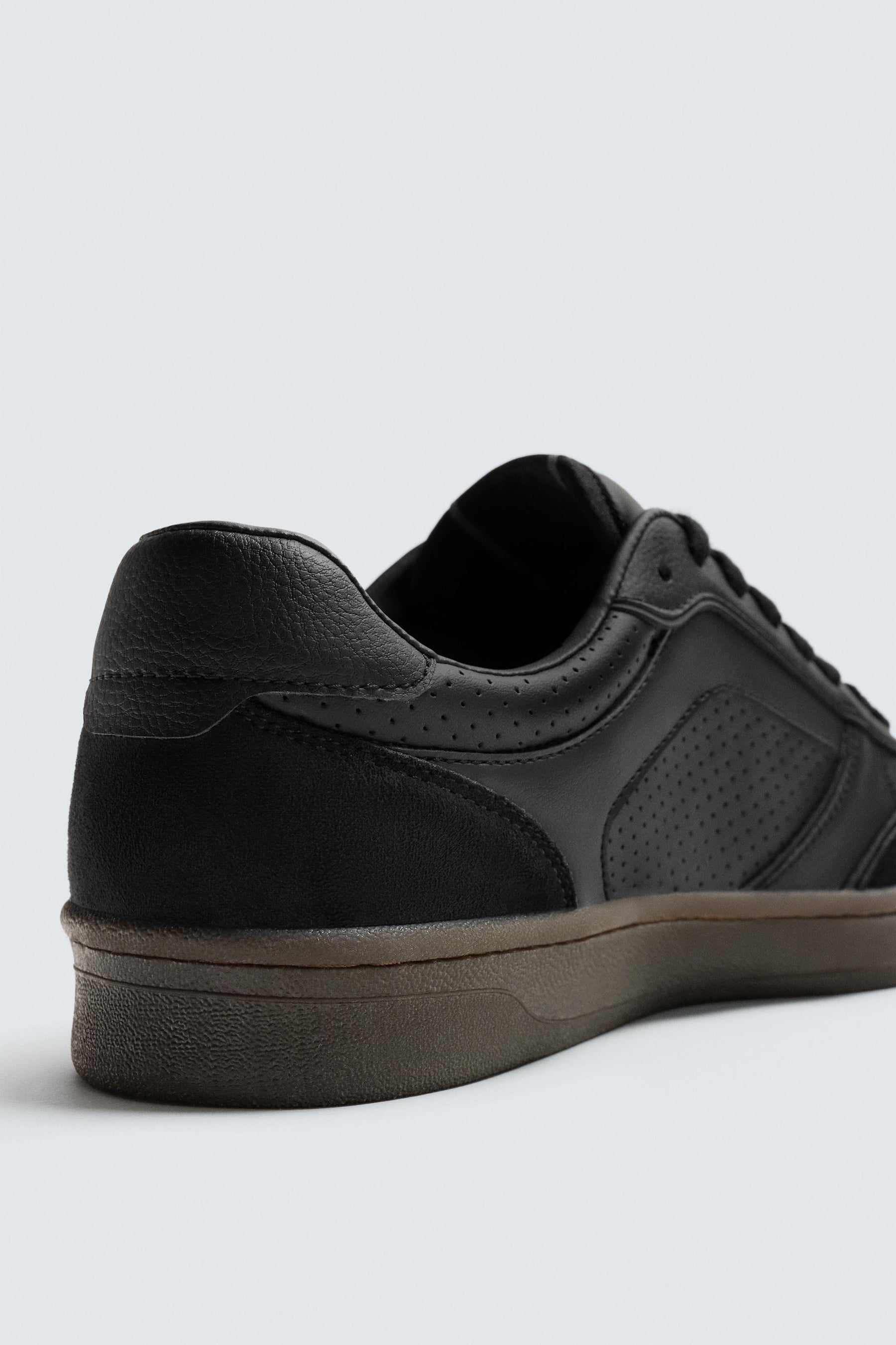 TRAINERS WITH CONTRAST SOLE - Image 6