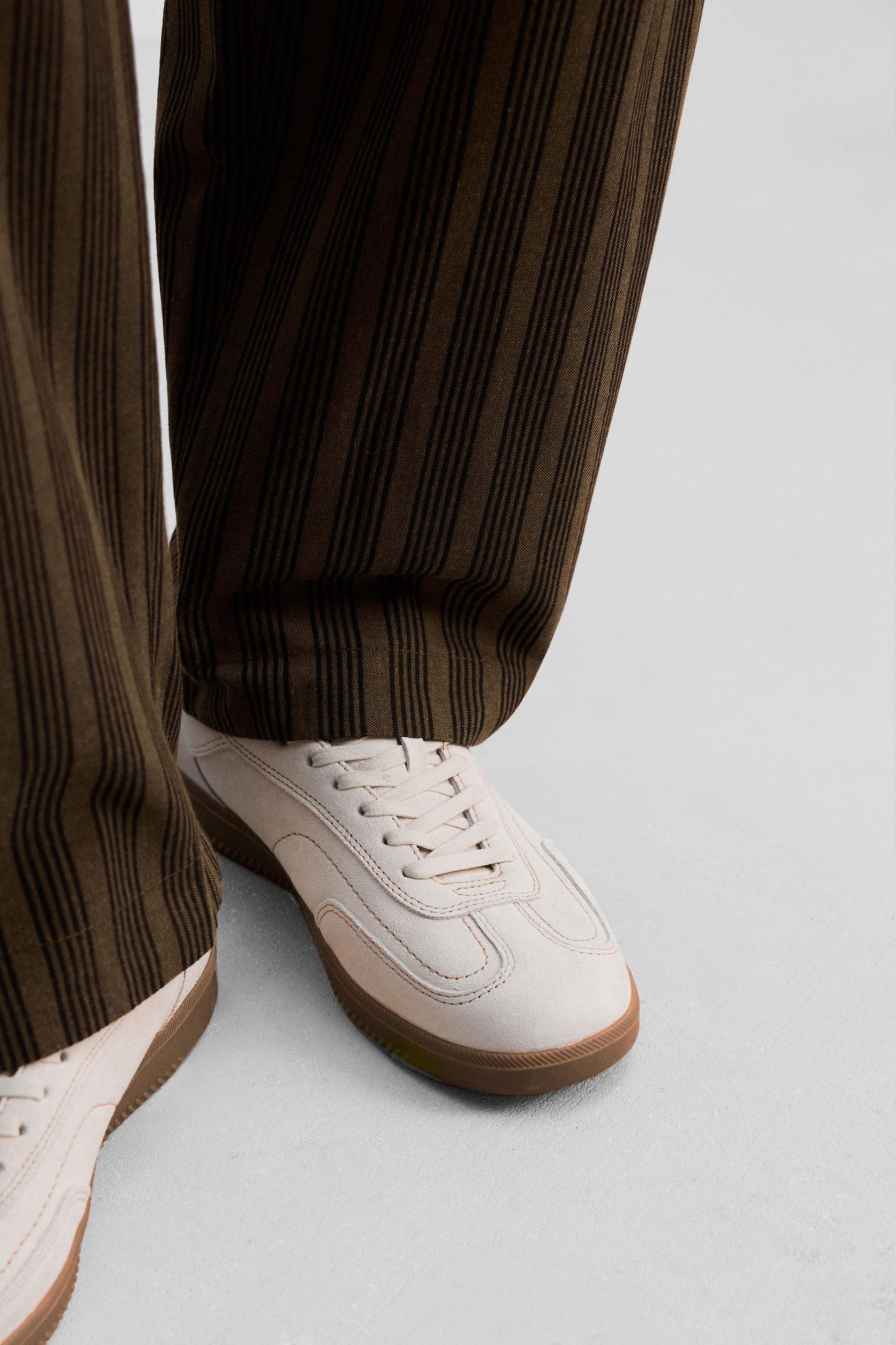 LEATHER TRAINERS WITH CONTRAST SOLE - Image 3