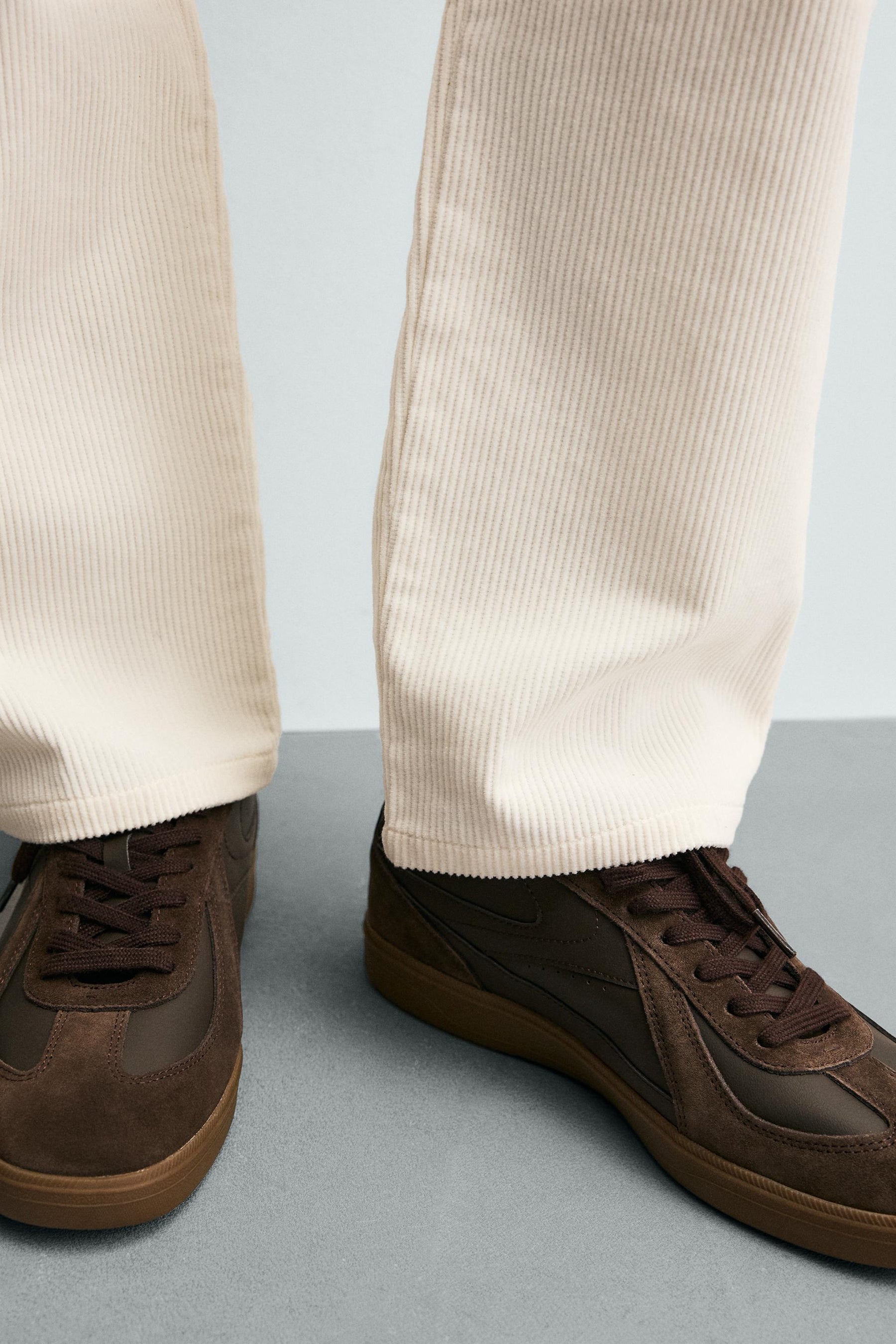 TRAINERS WITH CONTRAST SOLE - Image 3