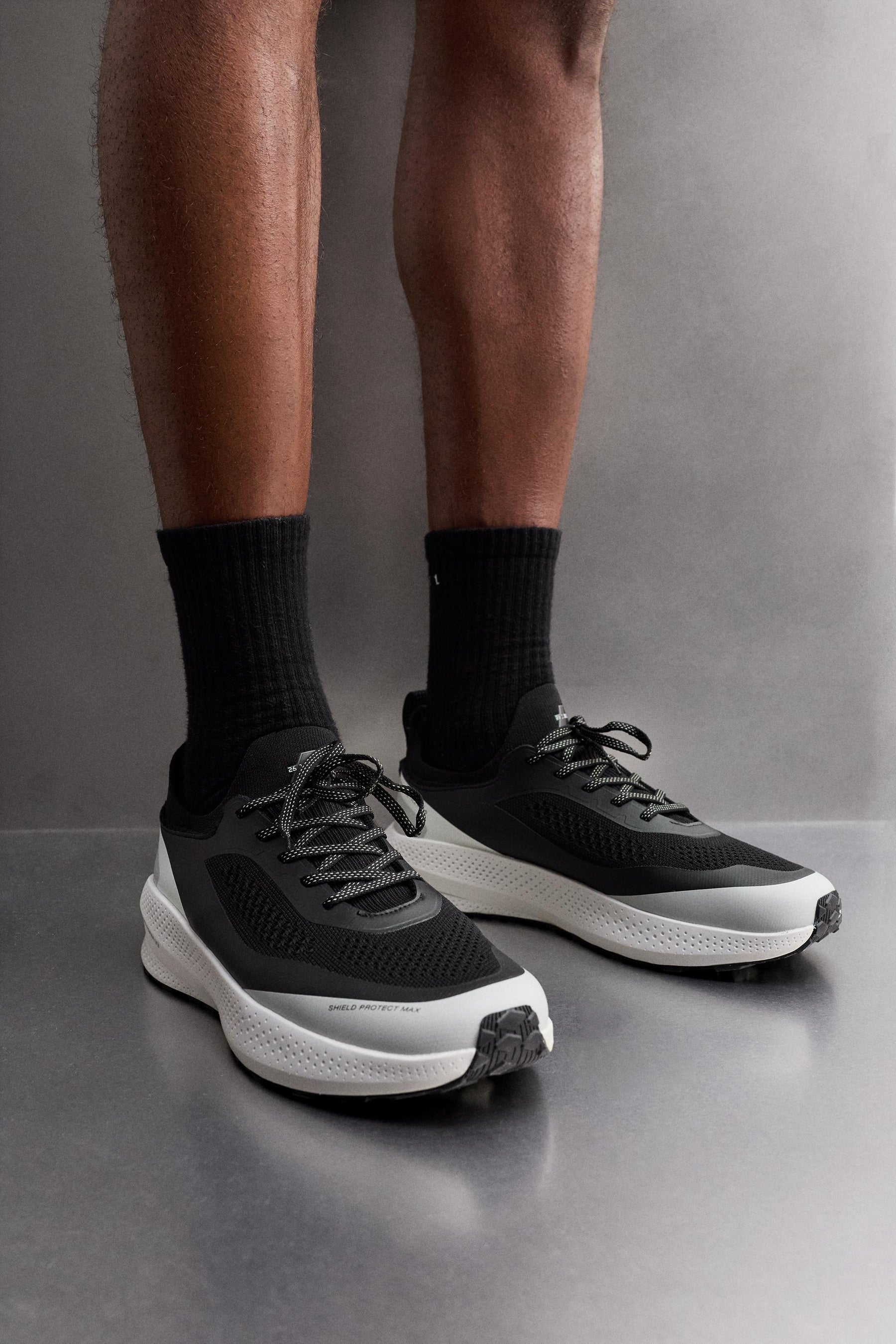 RUNNING SHOE - Image 2