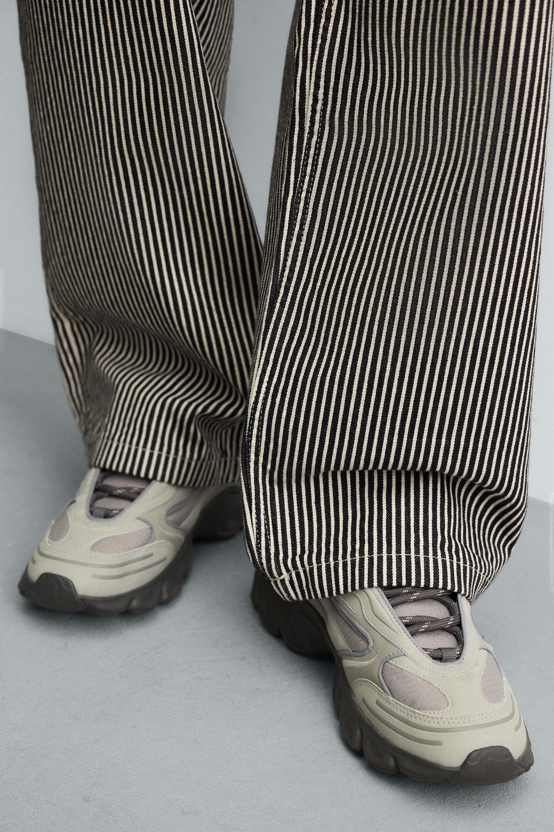 CHUNKY SOLE SNEAKERS - Image 3