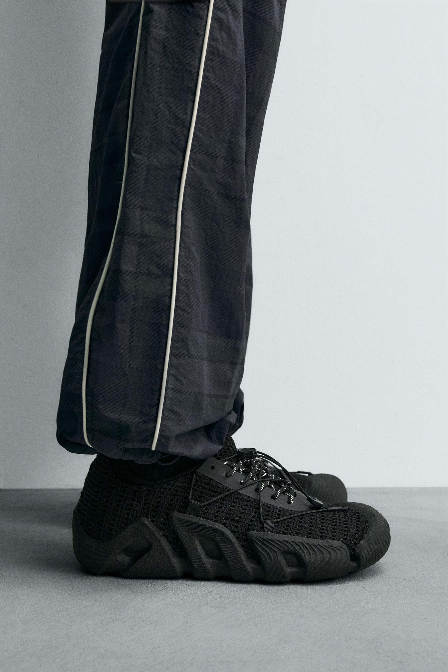 IRREGULAR SOLE TRAINERS - Image 1