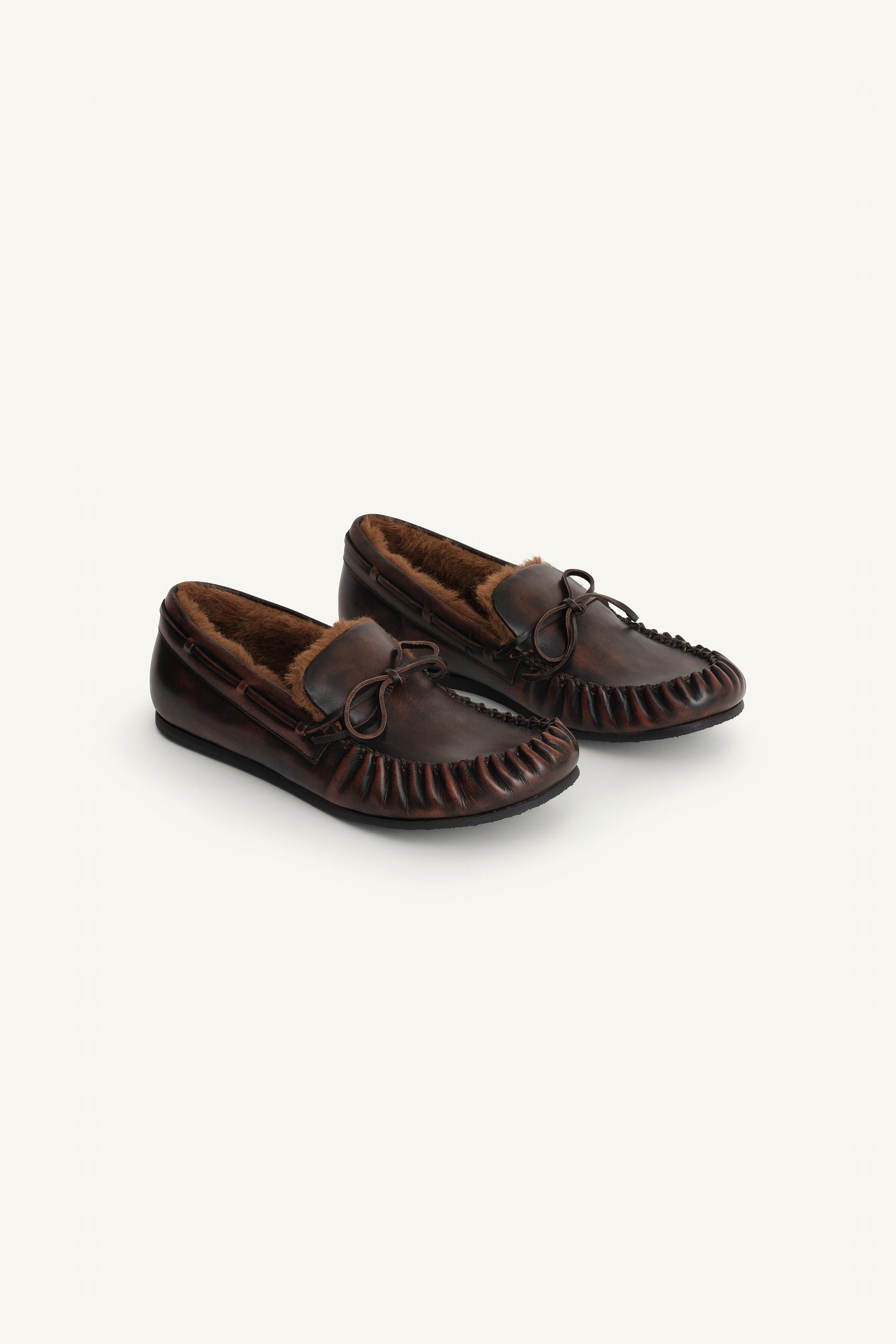 LEATHER LOAFERS WITH BOW LIMITED EDITION - Image 3
