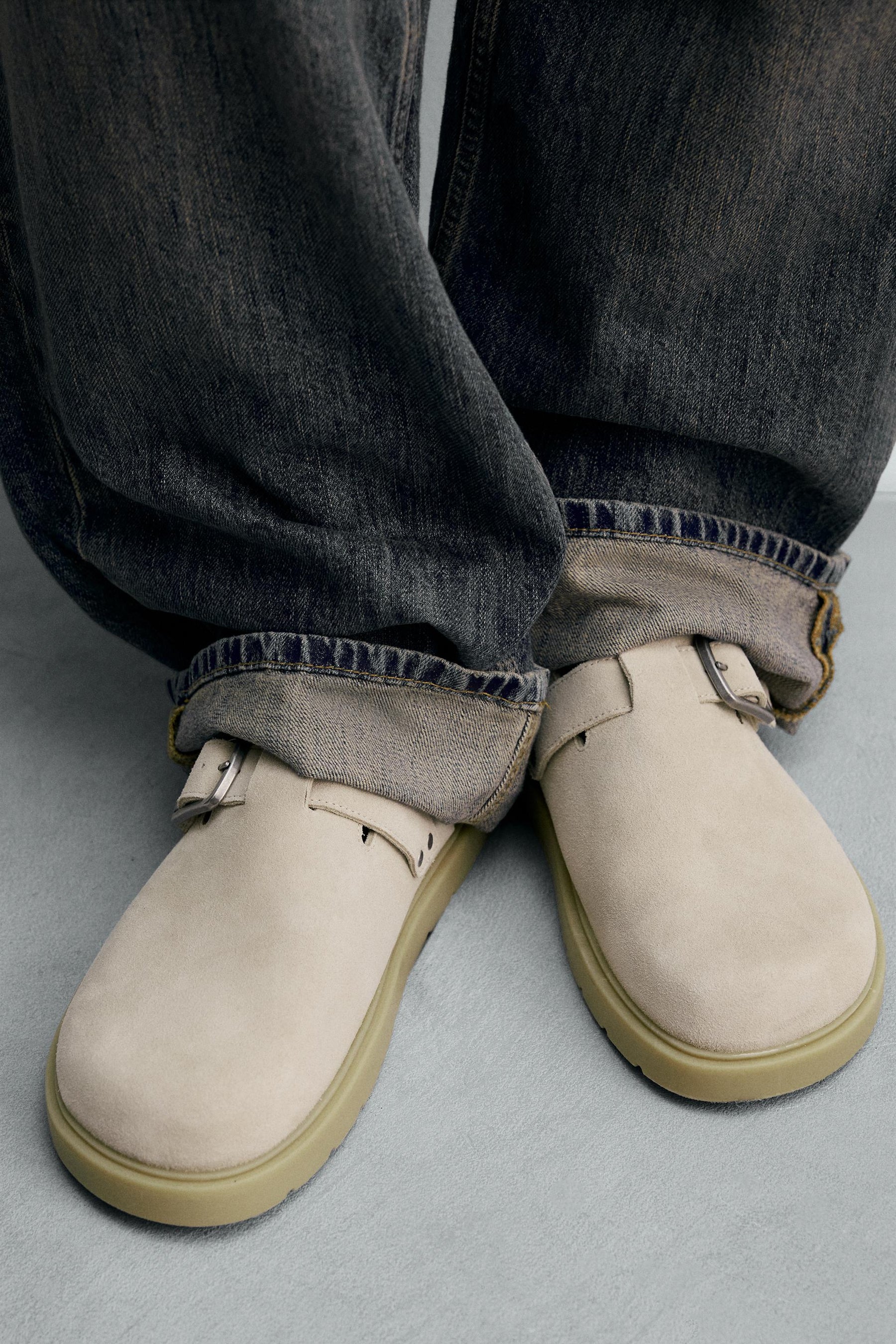 LEATHER BUCKLE CLOGS - Image 3