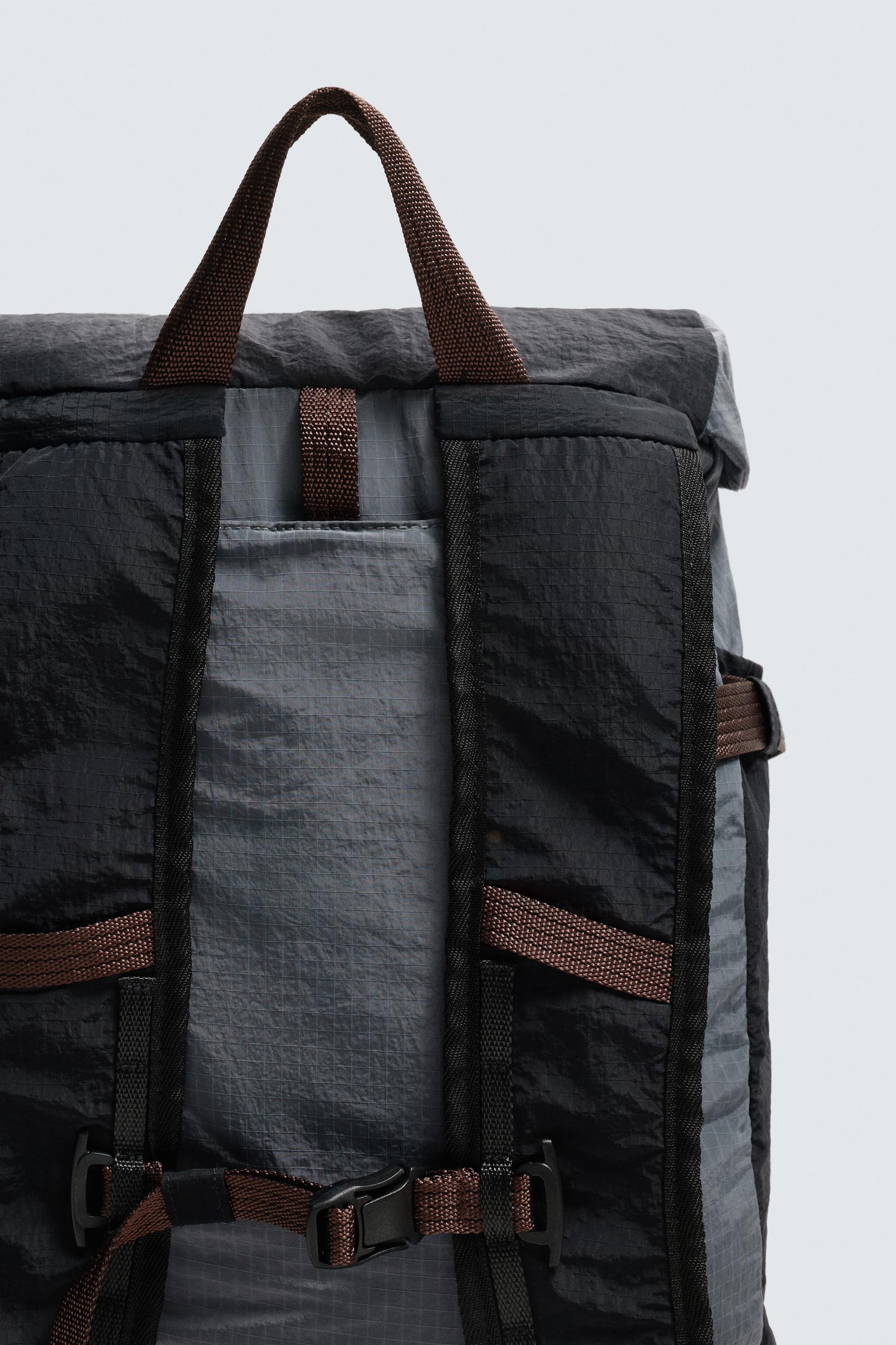 Rucksack mit Lederdetails