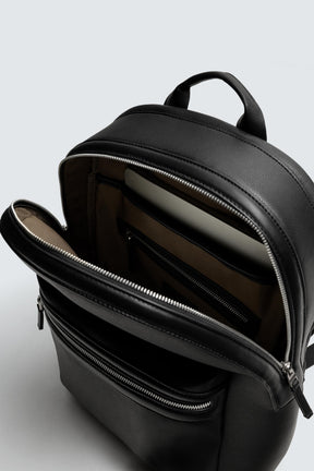 Rucksack mit strukturiertem Muster