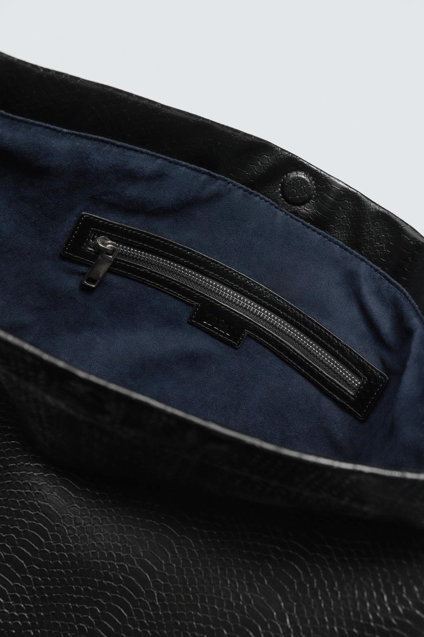 CROCODILE EMBOSSED TOTE BAG - Image 6