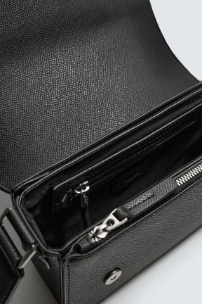 Strukturierte Umhängetasche