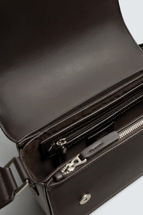 Umhängetasche mit Klappe