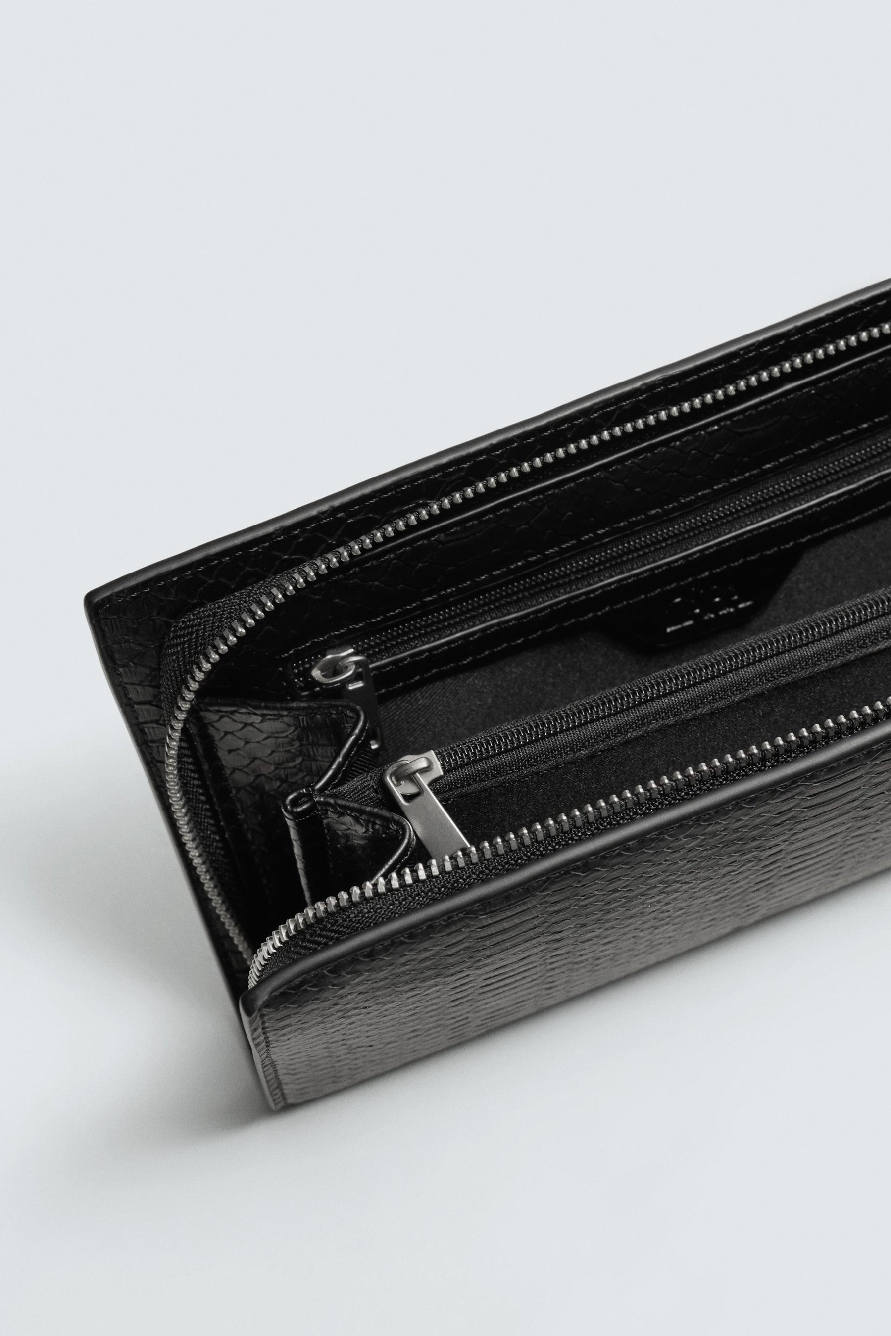 Geldbörse mit Krokodilmuster