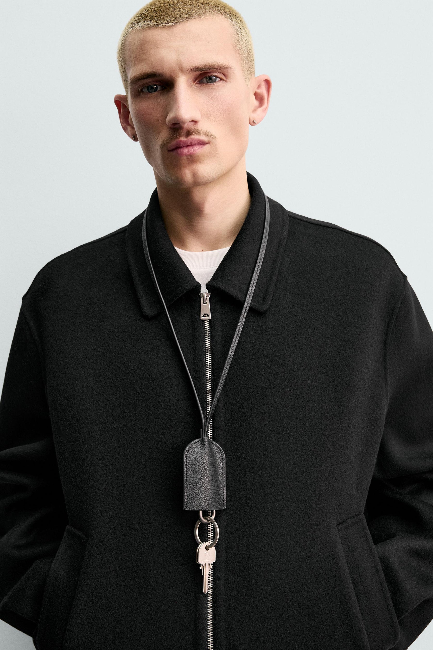 LED-Schlüsselanhänger aus Leder