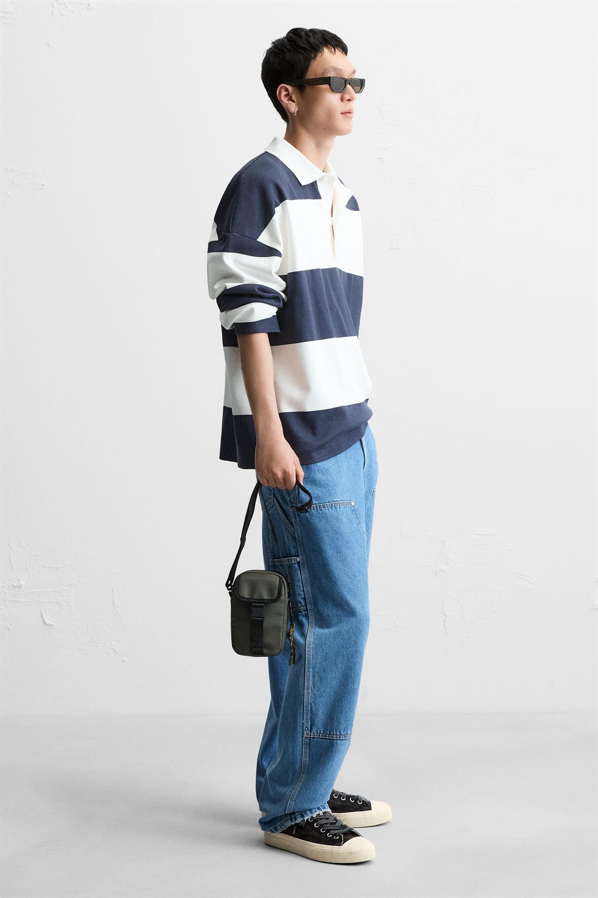 RUBBERISED CROSSBODY BAG - Image 2