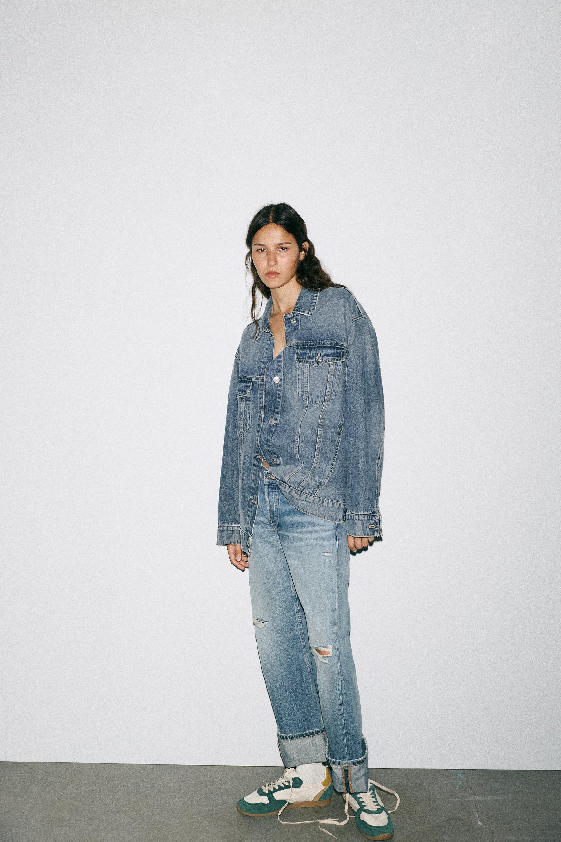 Laufschuhe mit Farbblockmuster