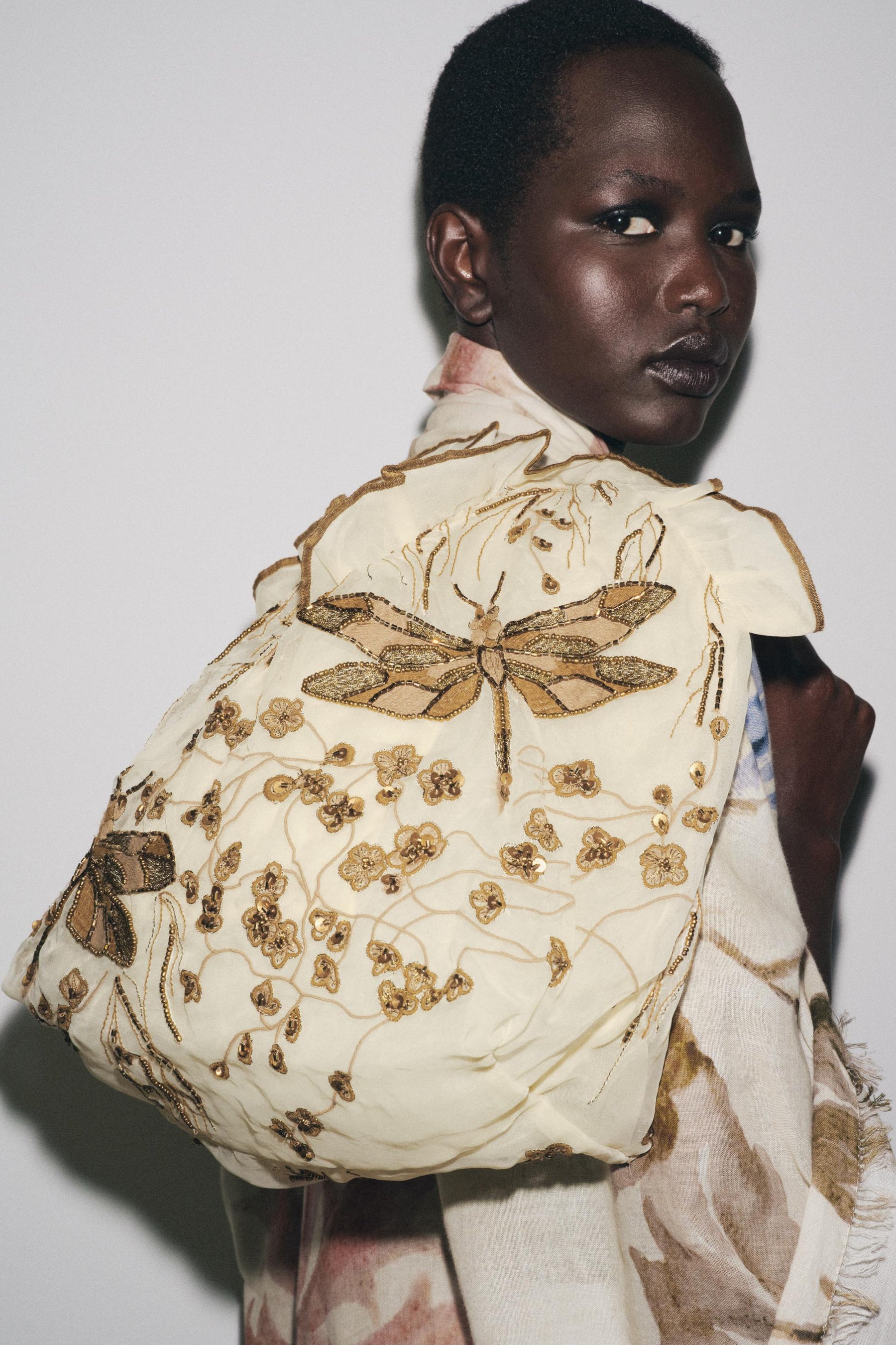 Bestickte Tragetasche