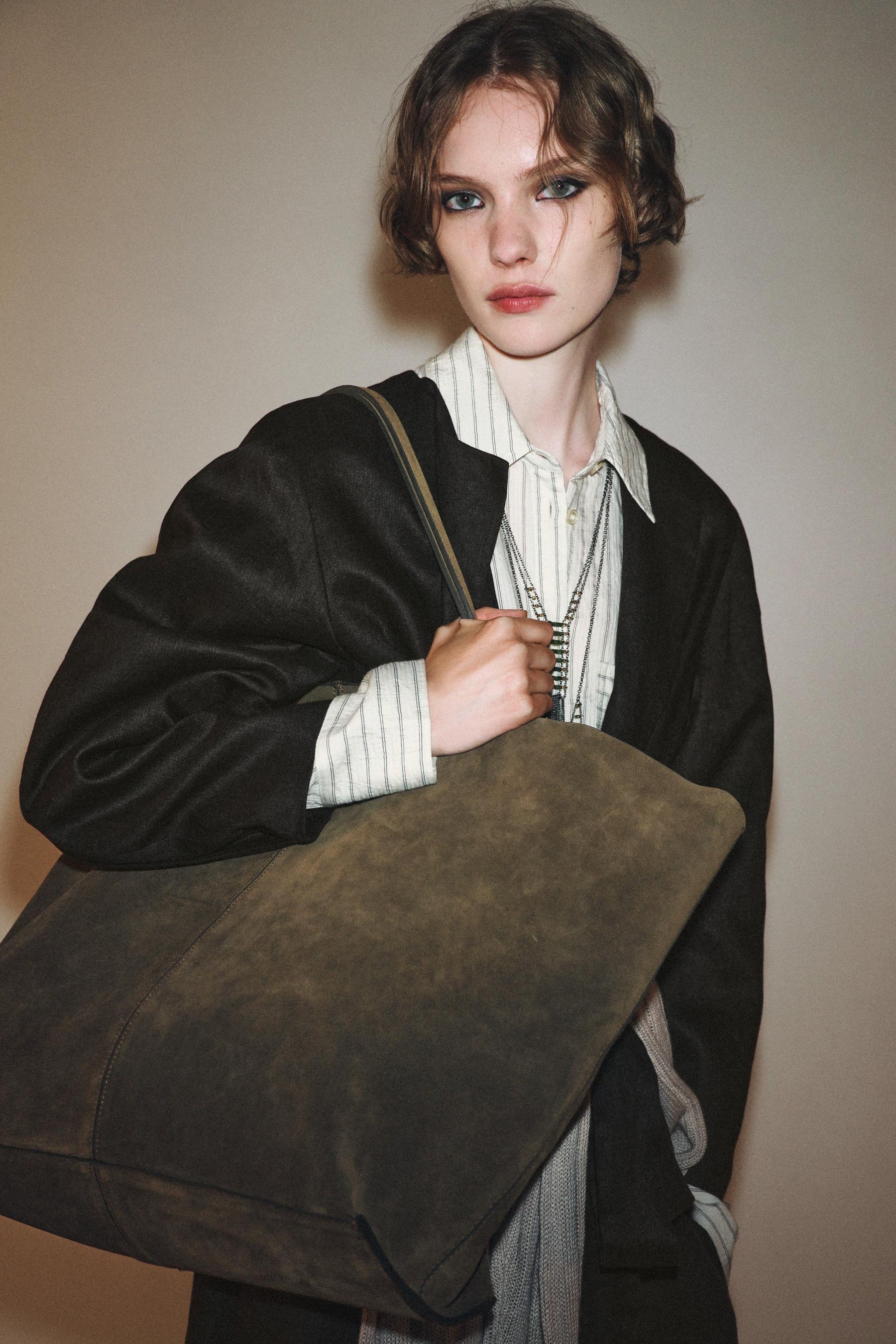 Tragetasche aus Wildleder