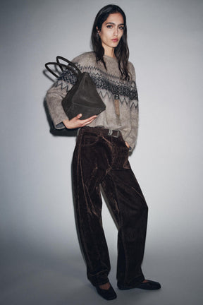 Schultertasche aus Wildleder