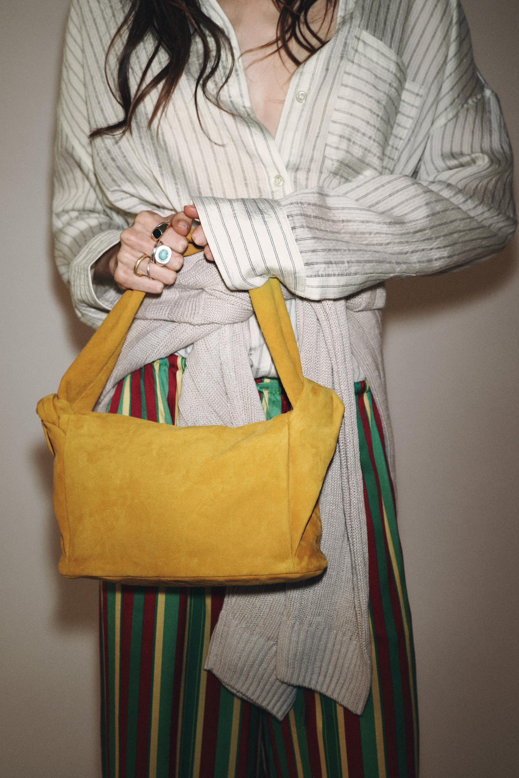 Umhängetasche aus Wildleder