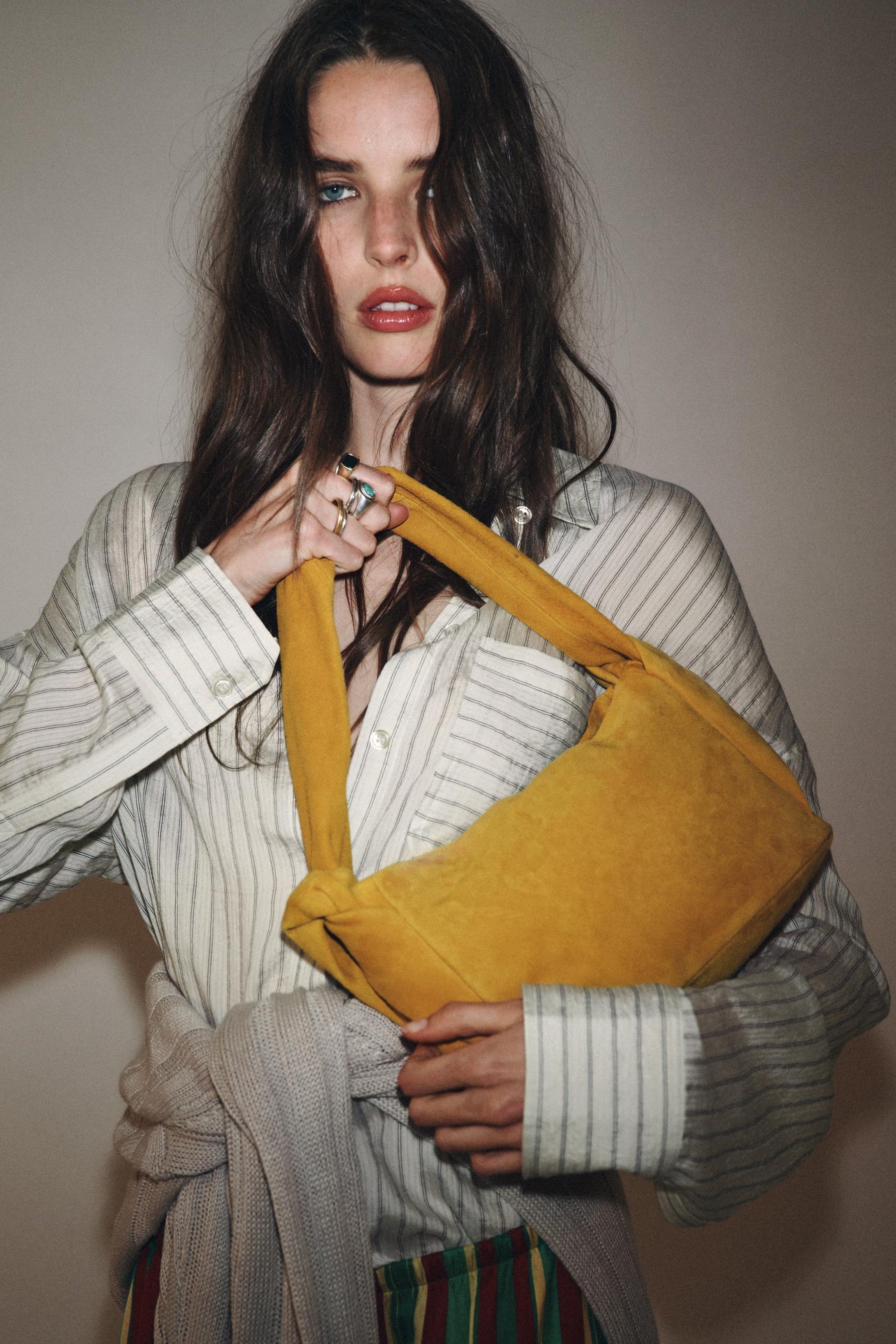 Umhängetasche aus Wildleder