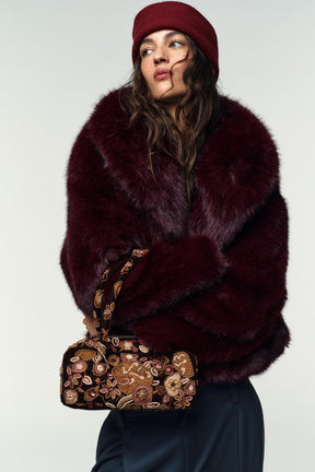 Bestickte Schultertasche