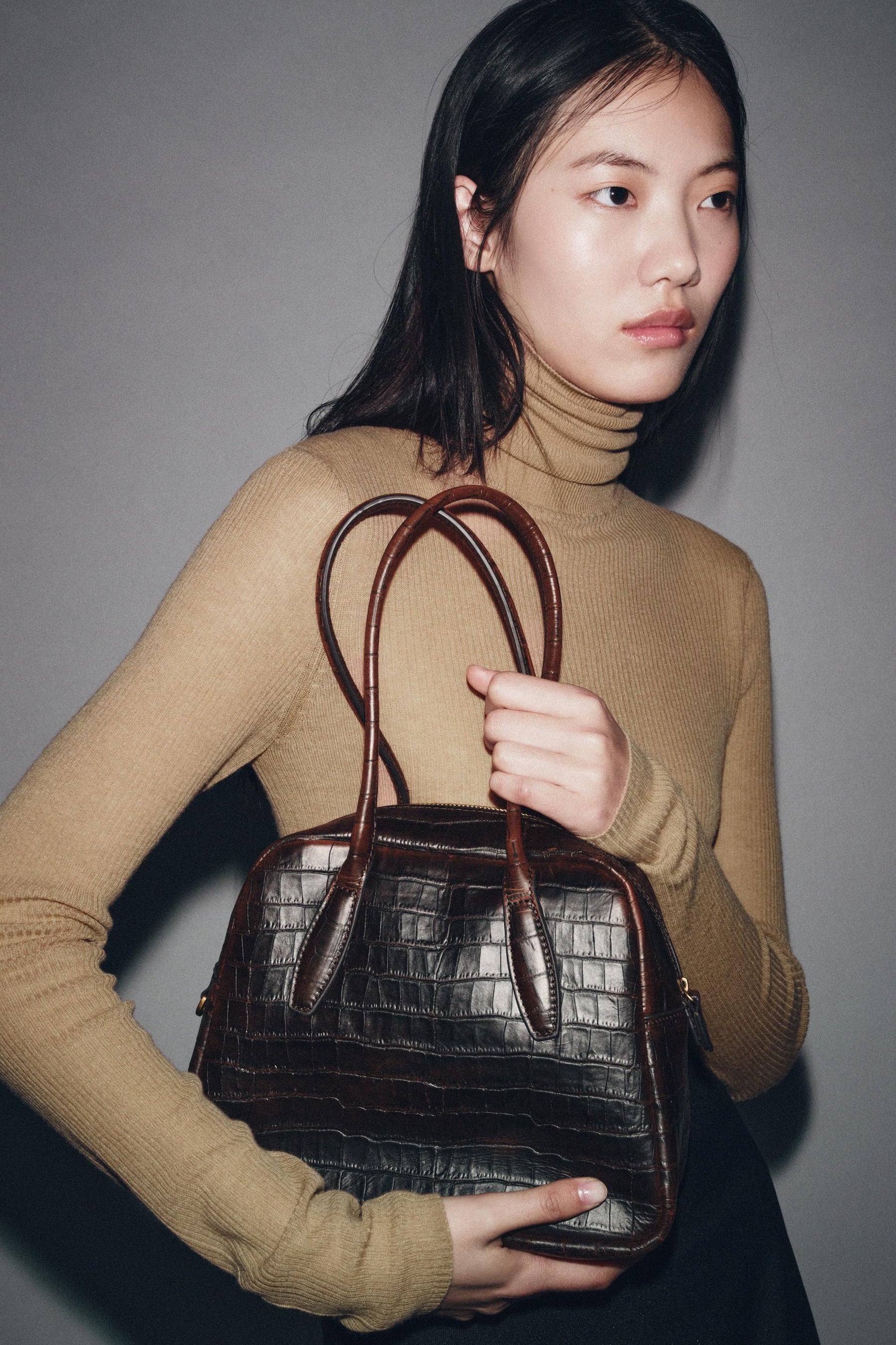 Bowlingtasche aus geprägtem Leder