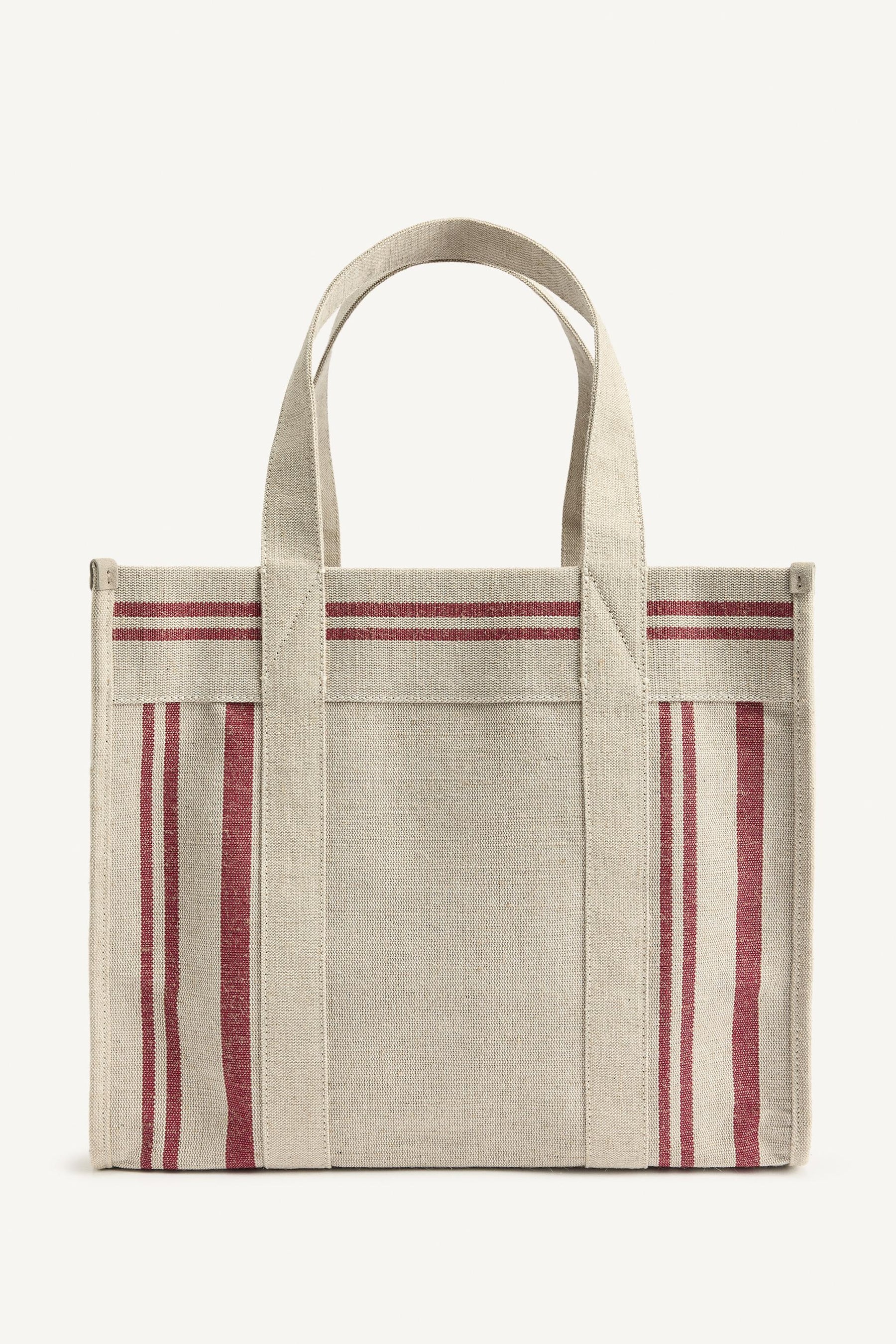 Übergroßer Wollmantel