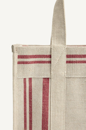 Übergroßer Wollmantel