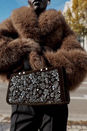 Perlenbesetzte Modetasche